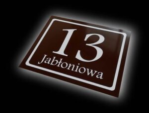 metalowa tabliczka adresowa numer na dom wzór K