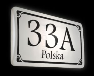 numer LED Nowoczesne i energooszczędne rozwiązanie - podświetlany numer domu LED.